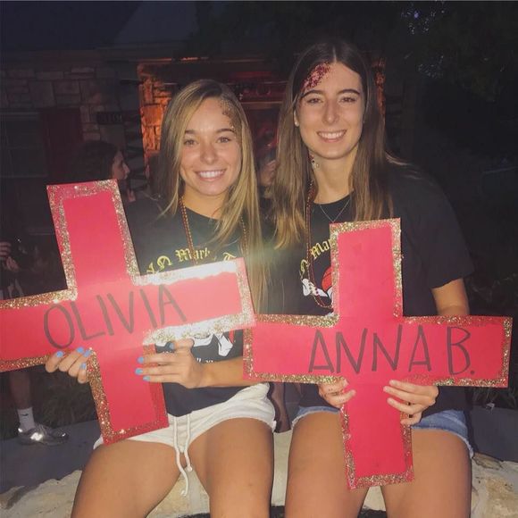 Meet your Posher, Olivia - Picture 1 of 1